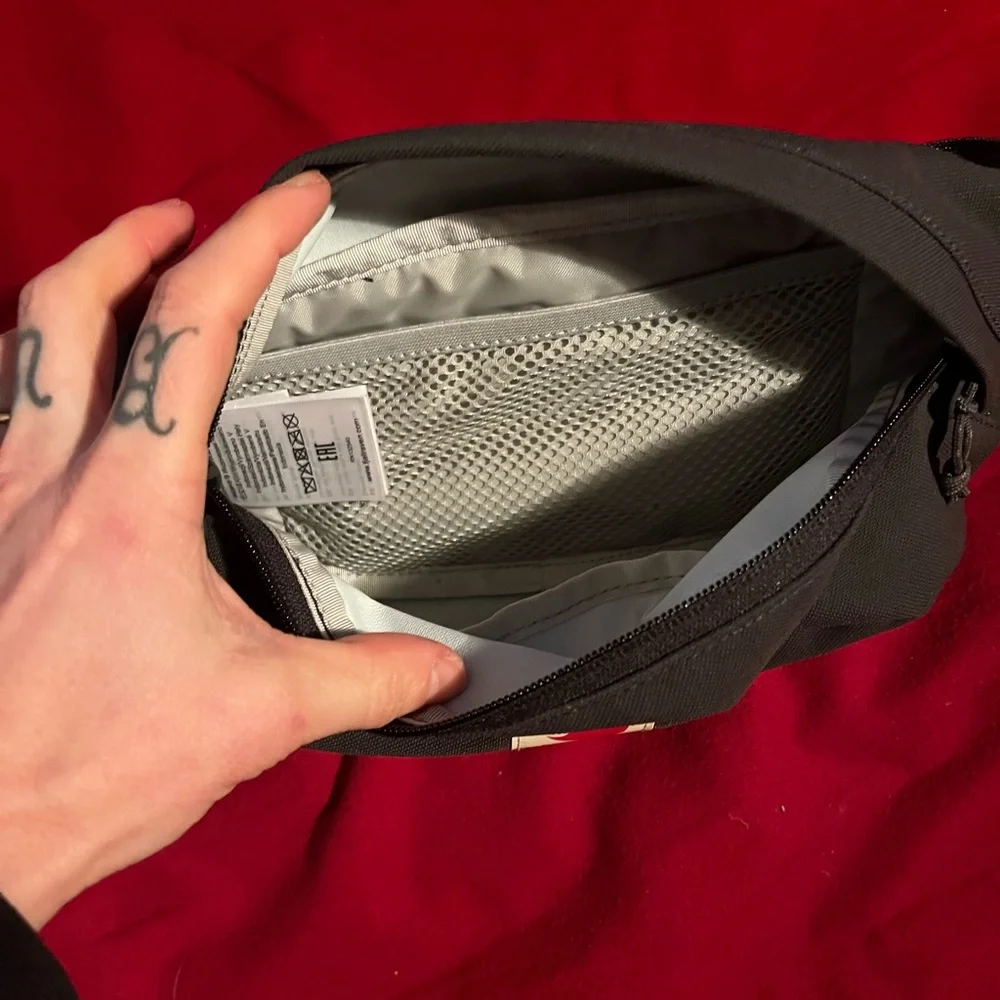 Fjallraven fanny pack - Picture 3 of 3